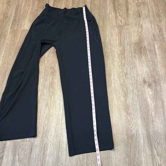 Athleta Seasoft Pants. Size M. - Picture 8 of 9